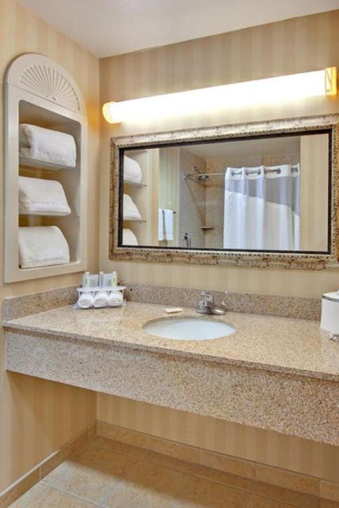 Holiday Inn Express Tehachapi By Ihg Esterno foto